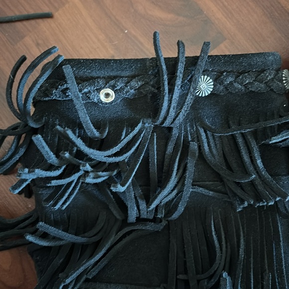 Minnetonka- 5 Layer Boot - Picture 4 of 4